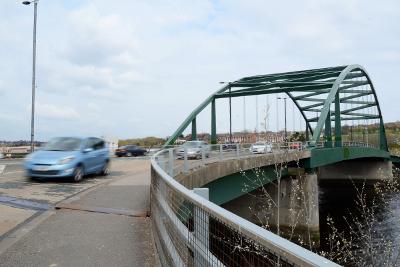 Eastbound traffic on Scotswood Bridge