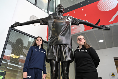 JILL SCOTT STATUE GATESHEAD COLLEGE