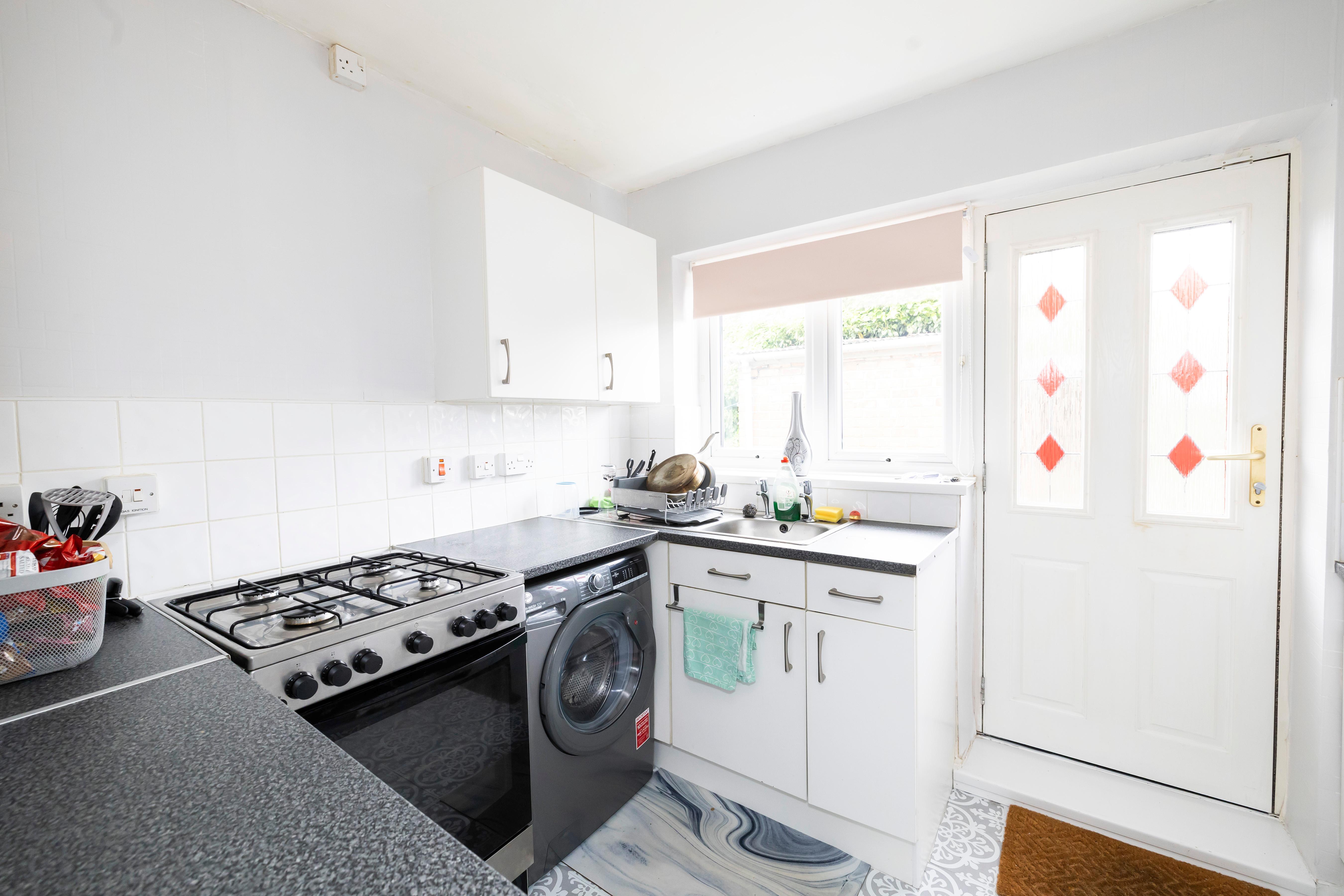 Easington avenue property kitchen 3