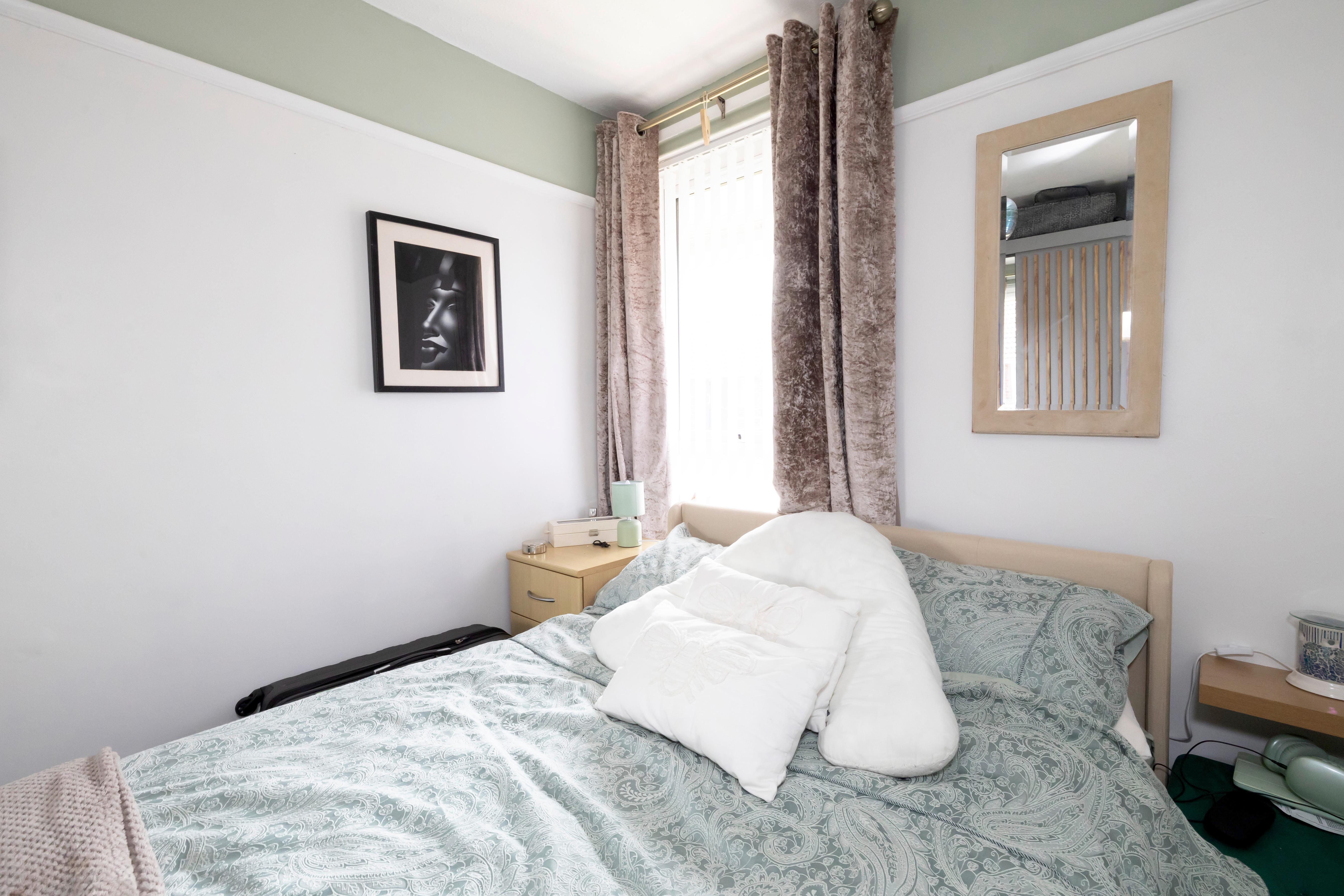 Wood Green property bedroom